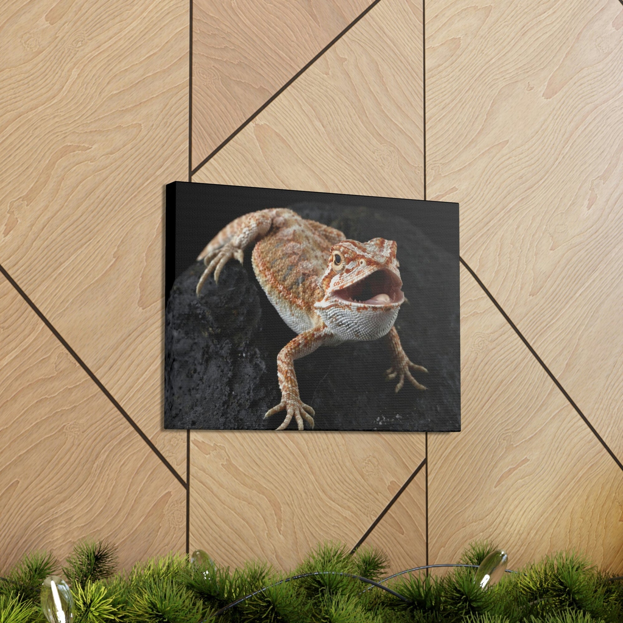 Scripture Walls Bearded Dragon Hunting Bearded Dragon on Hunt Print Animal Wall Art Wildlife Canvas Prints Wall Art Ready to Hang Unframed-Express Your Love Gifts